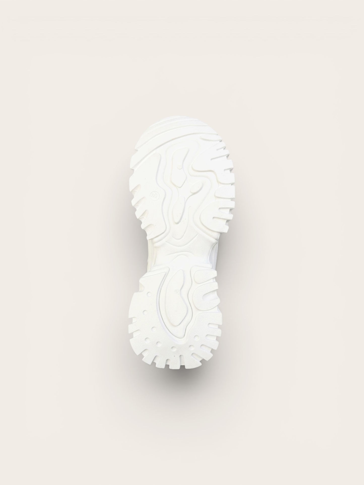 Chunky Monogram Sneakers – Vit