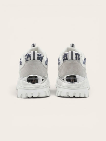 Chunky Monogram Sneakers – Vit