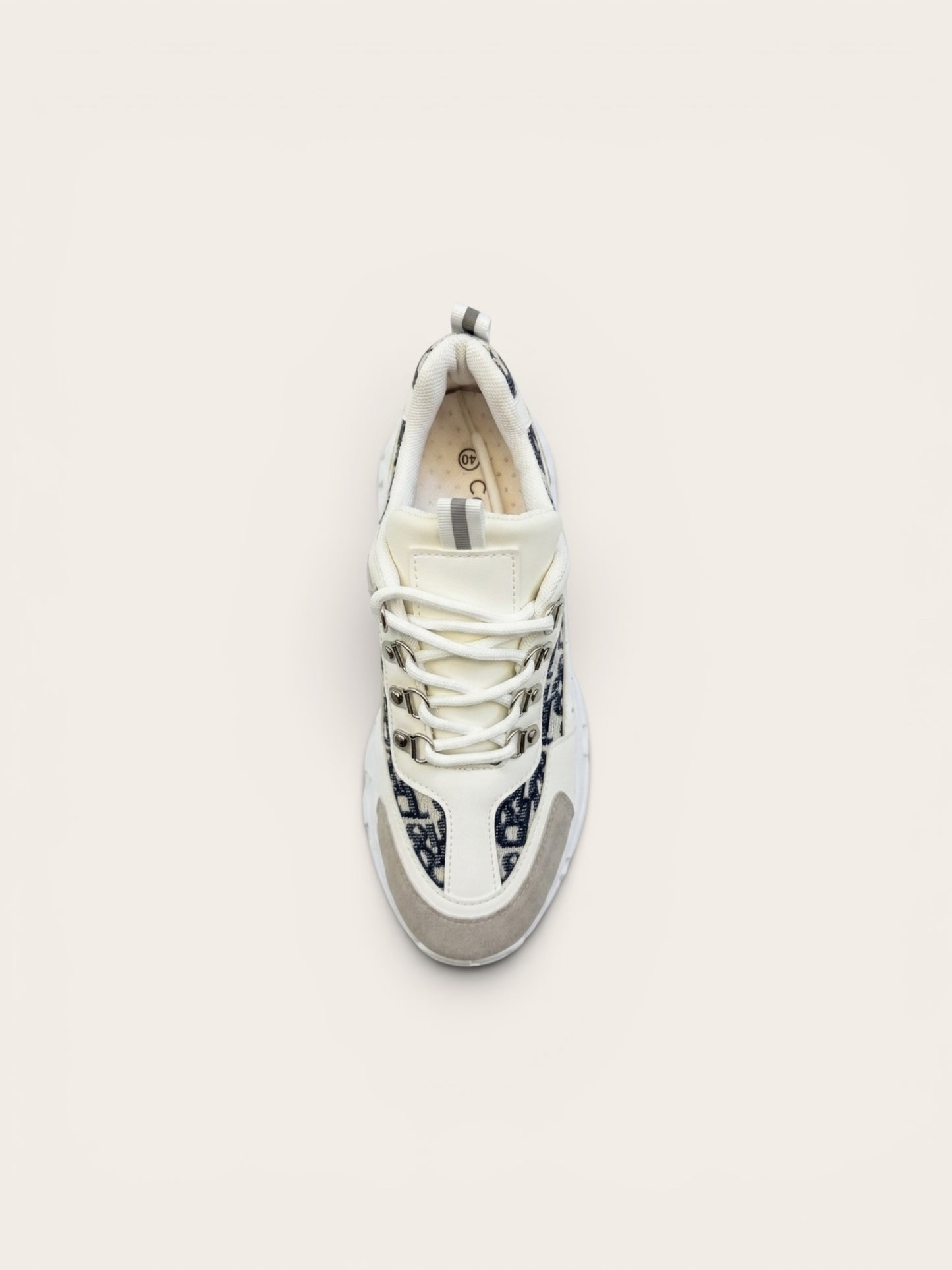 Chunky Monogram Sneakers – Vit